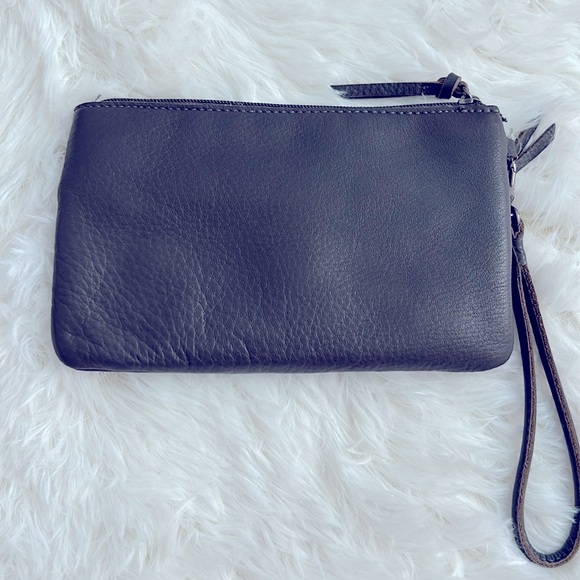 Dark Grey Wristlet with USB chargeable battery - Picture 2 of 6